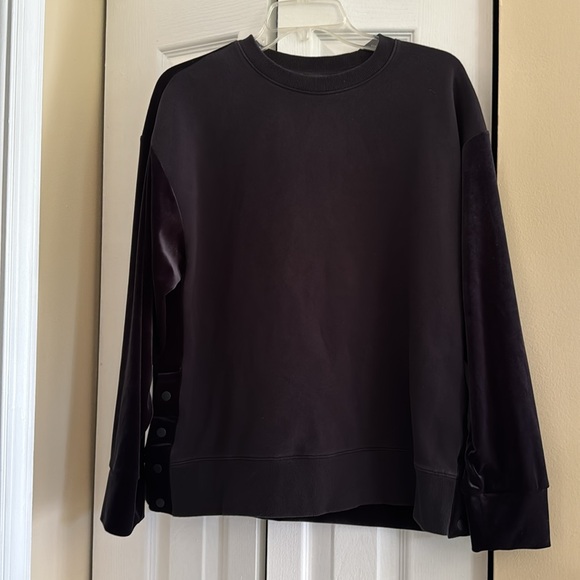 Athleta sweatshirt velvet sleeves - Picture 6 of 7